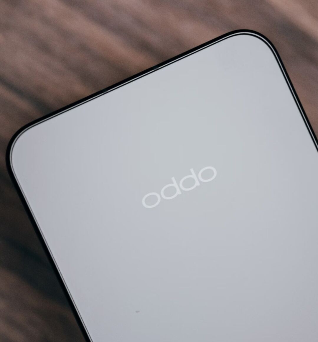 Oppo Reno13 Pro 5G 6.83″ 50MP Android 15 Google Mediatek Dimensity 8350 5600mAh
