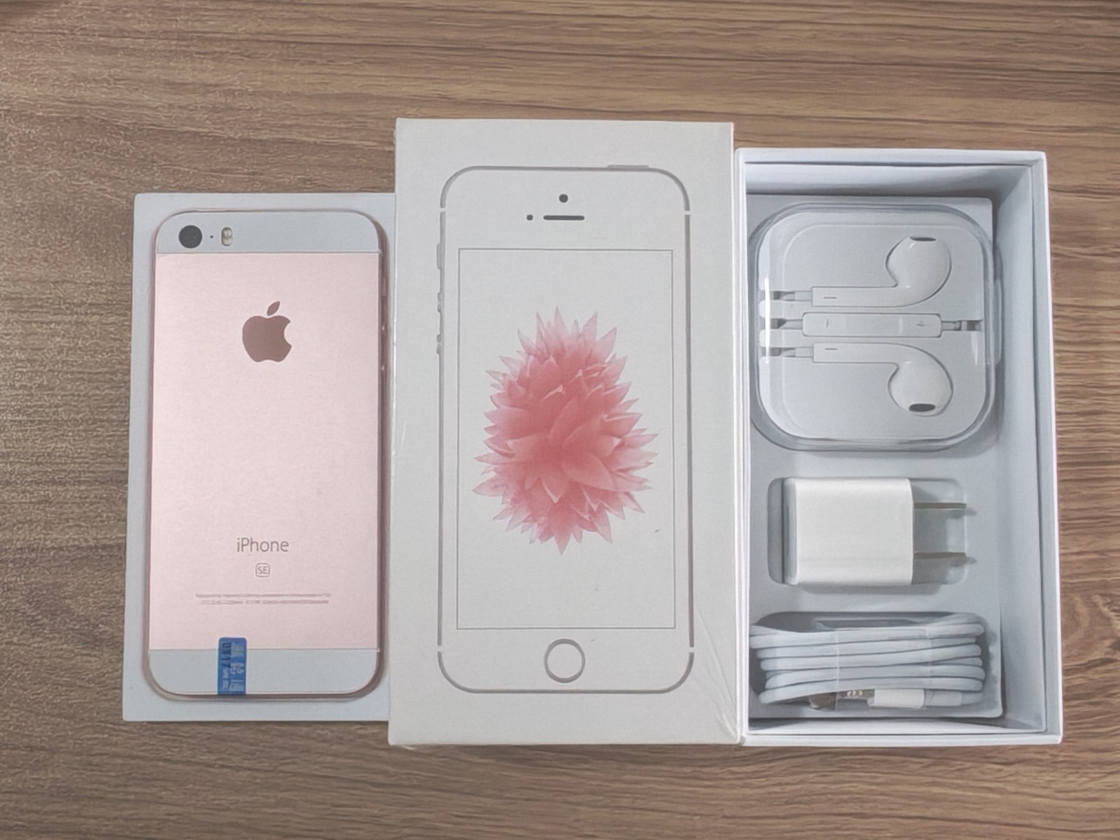 Excellent Apple iPhone SE 1st Gen Unlocked 16/32/64/128GB Gray Silver Rose Gold