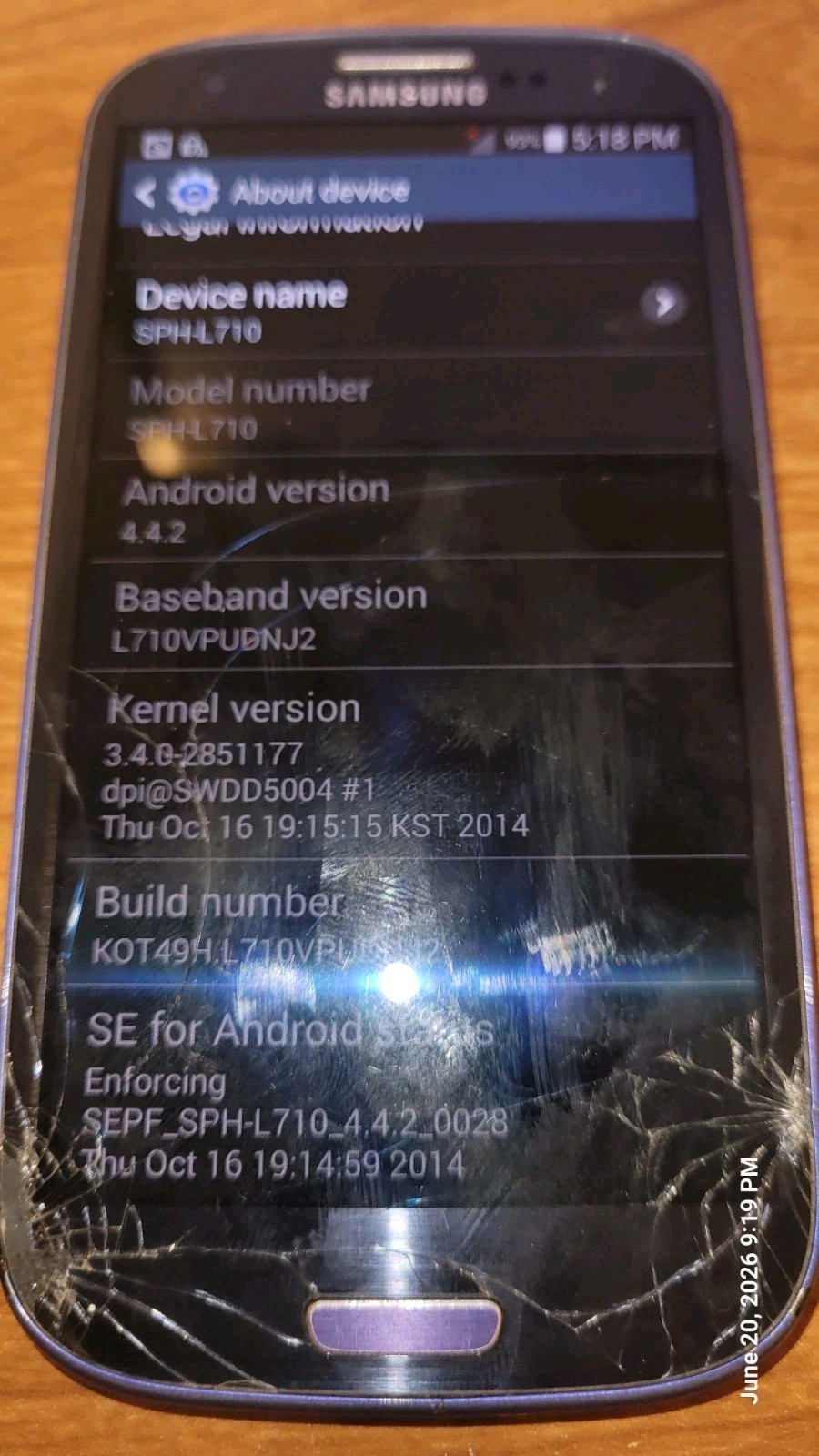 Samsung Galaxy S III (SPH-L710) Sprint, Black, 16GB, Works, Cracked Screen