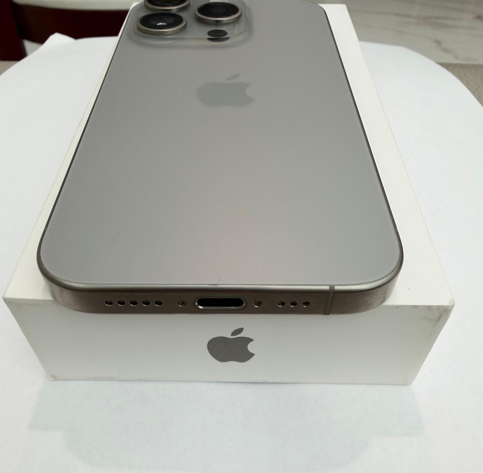 Apple iPhone 15 Pro – 128 GB – Natural Titanium (Unlocked)