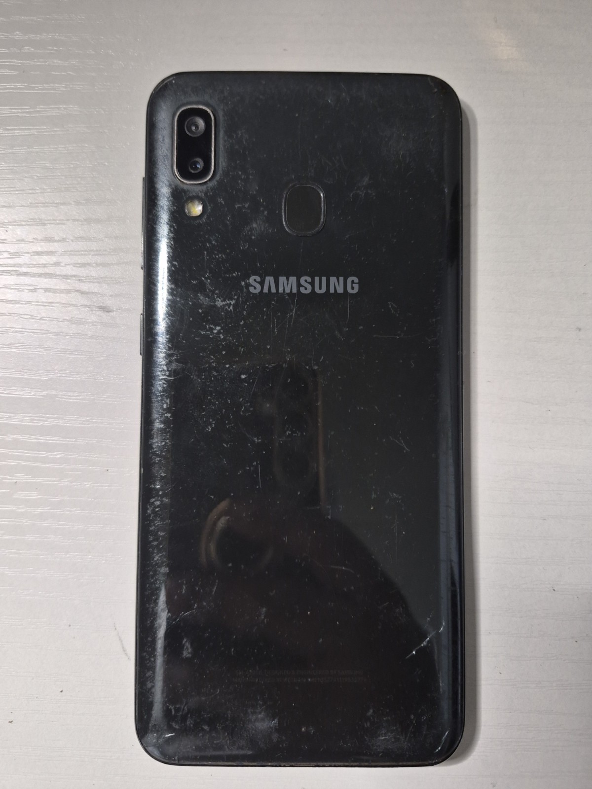 Samsung Galaxy A20 SM-A205U Black Metro by T-Mobile 64MB Dual Camera Used