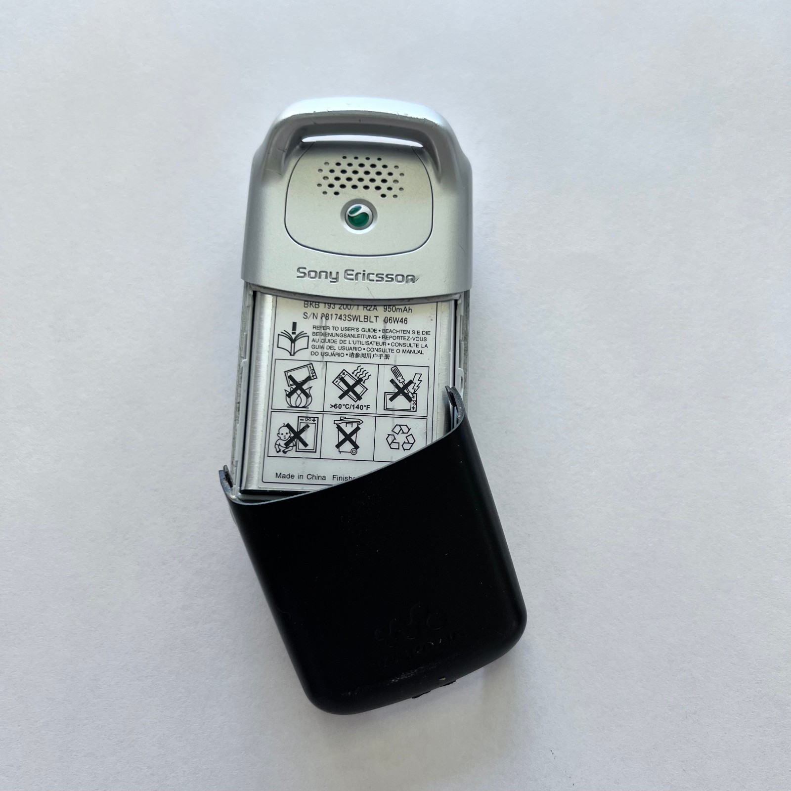 Sony Ericsson Walkman W300i (Cingular Wireless) MP3 Flip Phone Vintage Tested