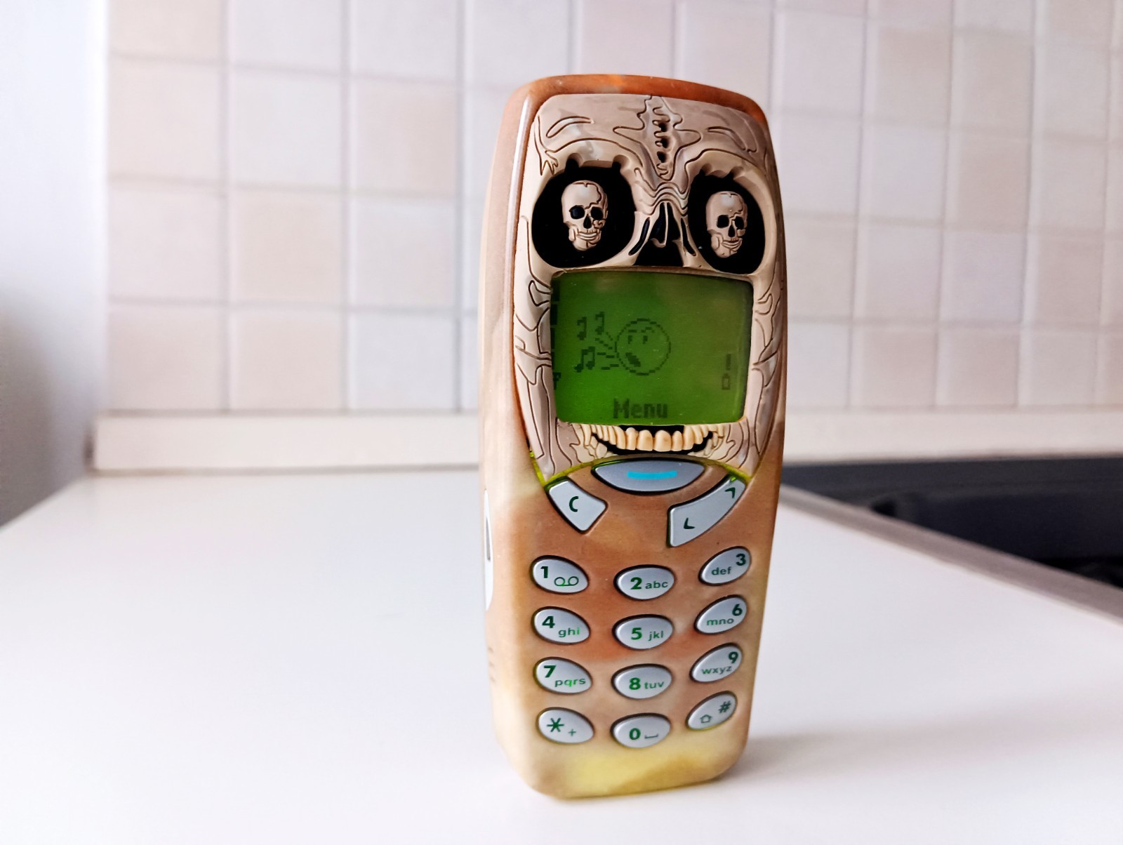 Nokia 3310 VERY RARE SKELETOR Cover + New Battery + Charger – Works