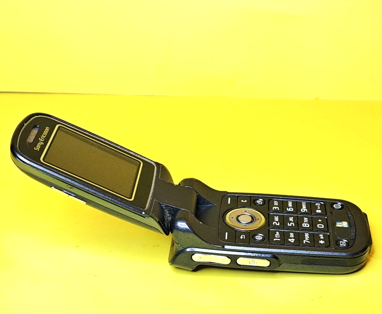 ⚡2G ONLY⚡SONY ERICSSON Z710i 1.9″ 2MP GSM 10MB TFT FLIP FLIP OLD FIDO CELL PHONE