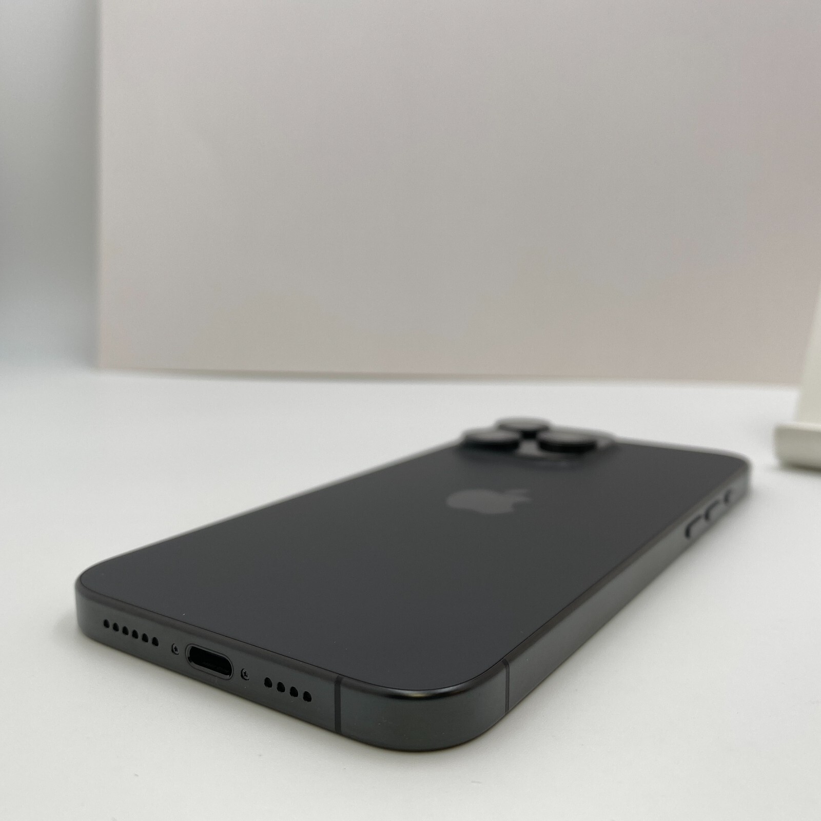 Apple iPhone 15 Pro Max – 256GB – Black Titanium (Unlocked)- Open Box