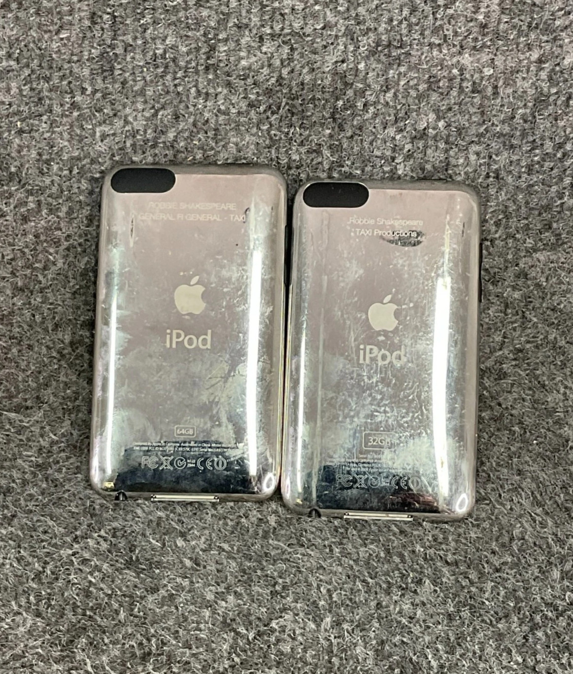 Apple iPod A1318 64GB 3rd Gen & iPhone 4S Combo Pack Used