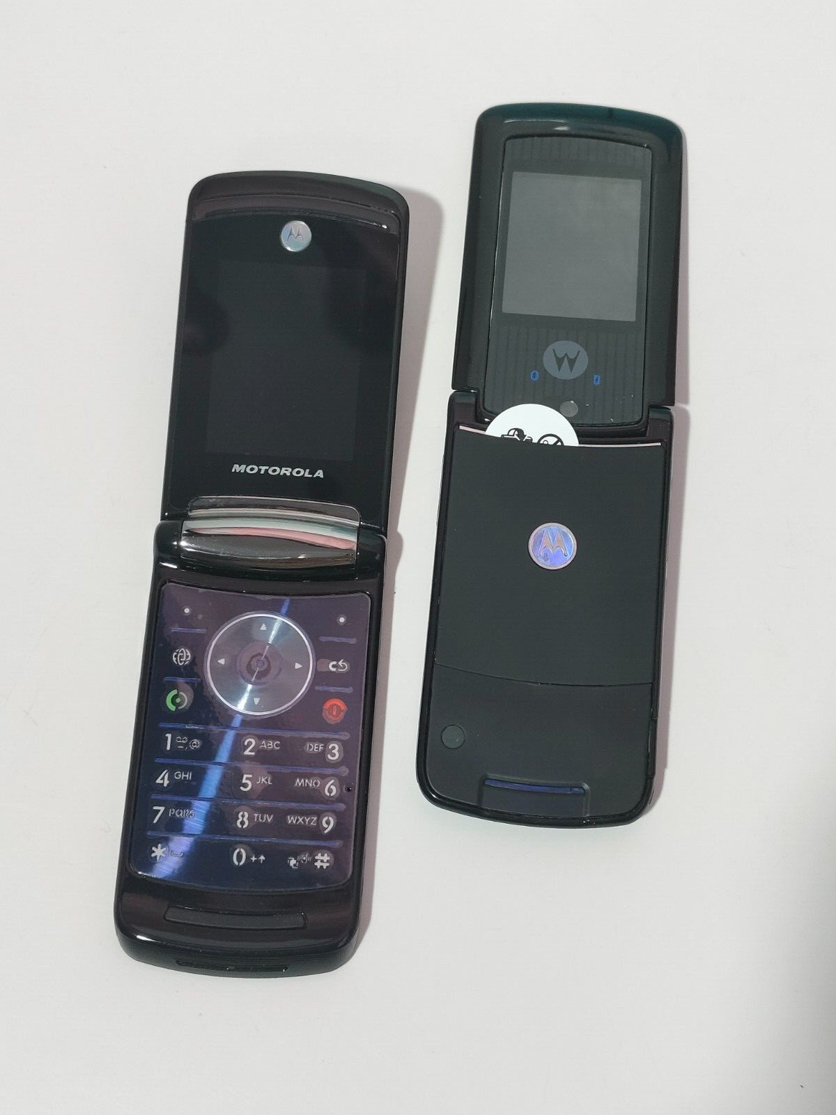 Motorola RAZR2 V8 Original Unlocked 2.2 inches 2MP 512MB/ 2GB GSM