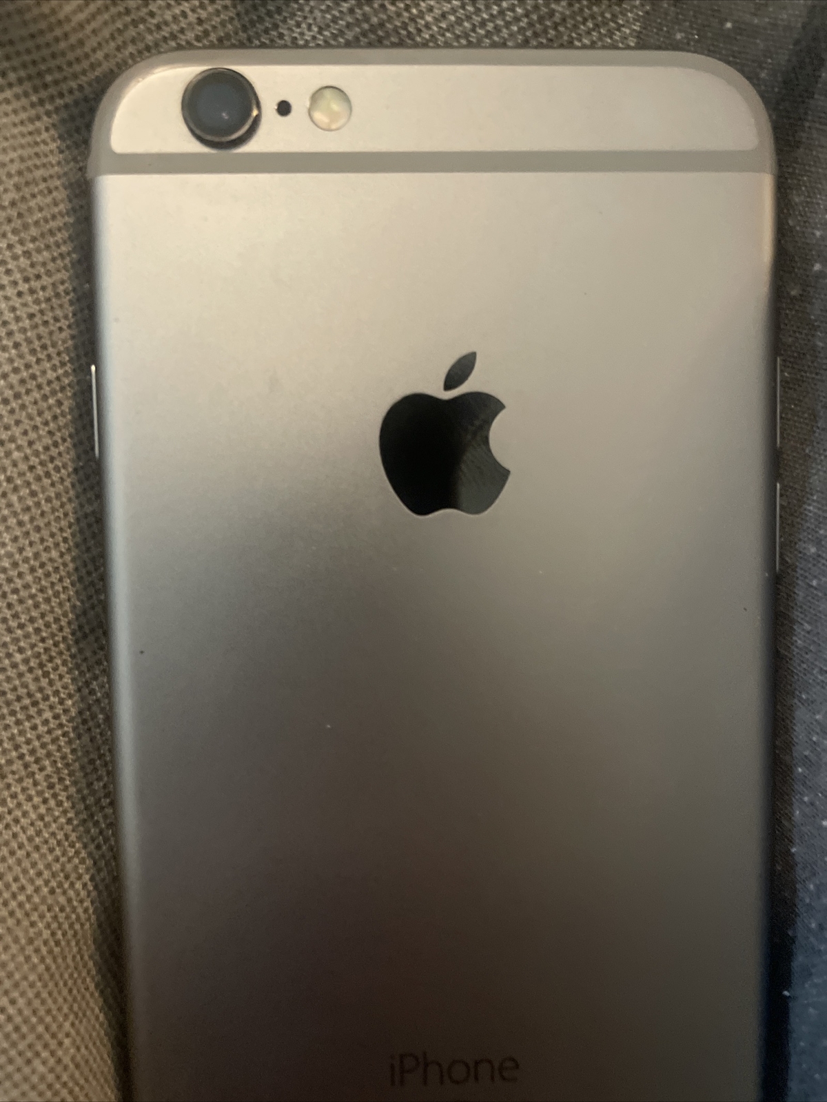 Apple iPhone 6s – 64GB – Space Gray A1688 (CDMA GSM)