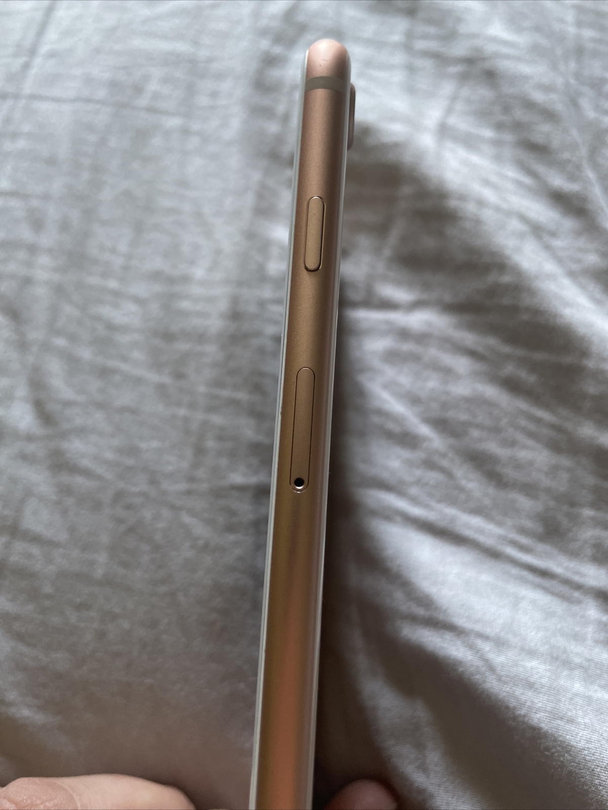 Excellent Condition Apple iPhone 8 – 64GB – Gold (AT&T) A1905 (GSM)