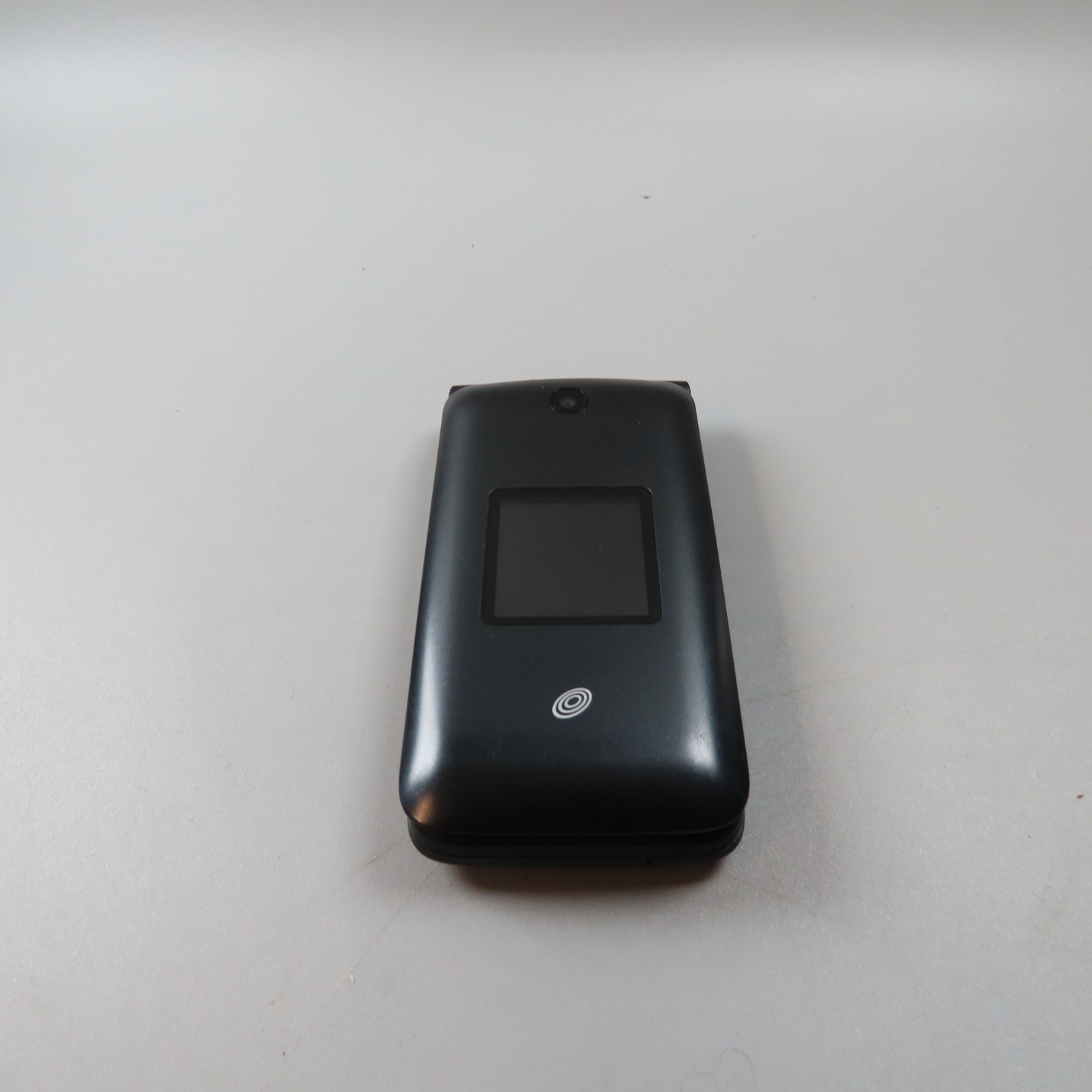 Alcatel A405DL Cellphone- Powers on, buttons are functional, connects to WiFi
