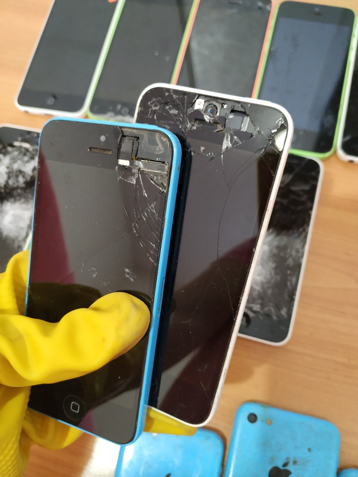 Lot of 20 Apple iPhone 5c Mixed colors For parts