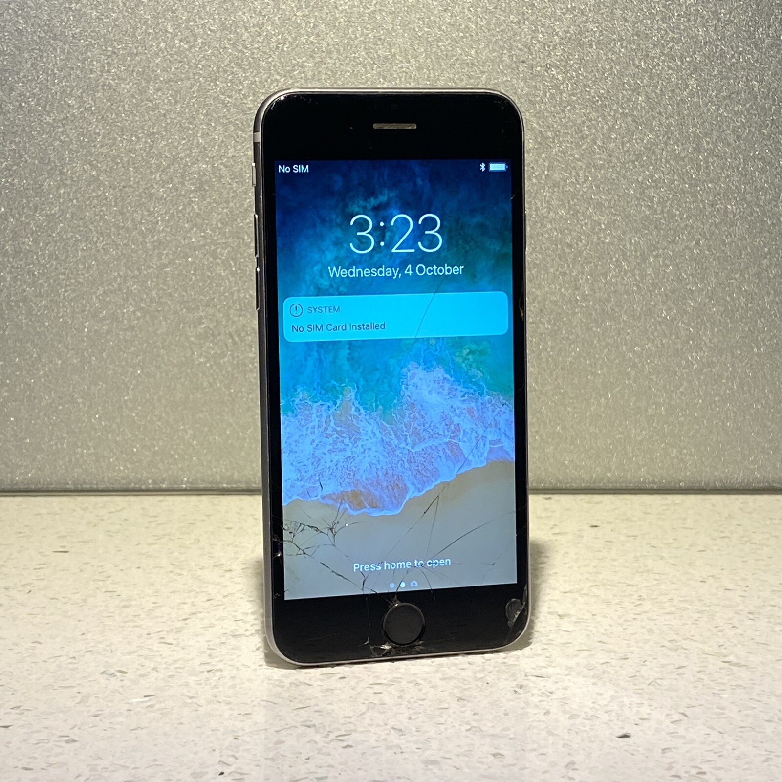 Apple iPhone 6s – 16GB – Grey A1688 (CDMA + GSM) /DO