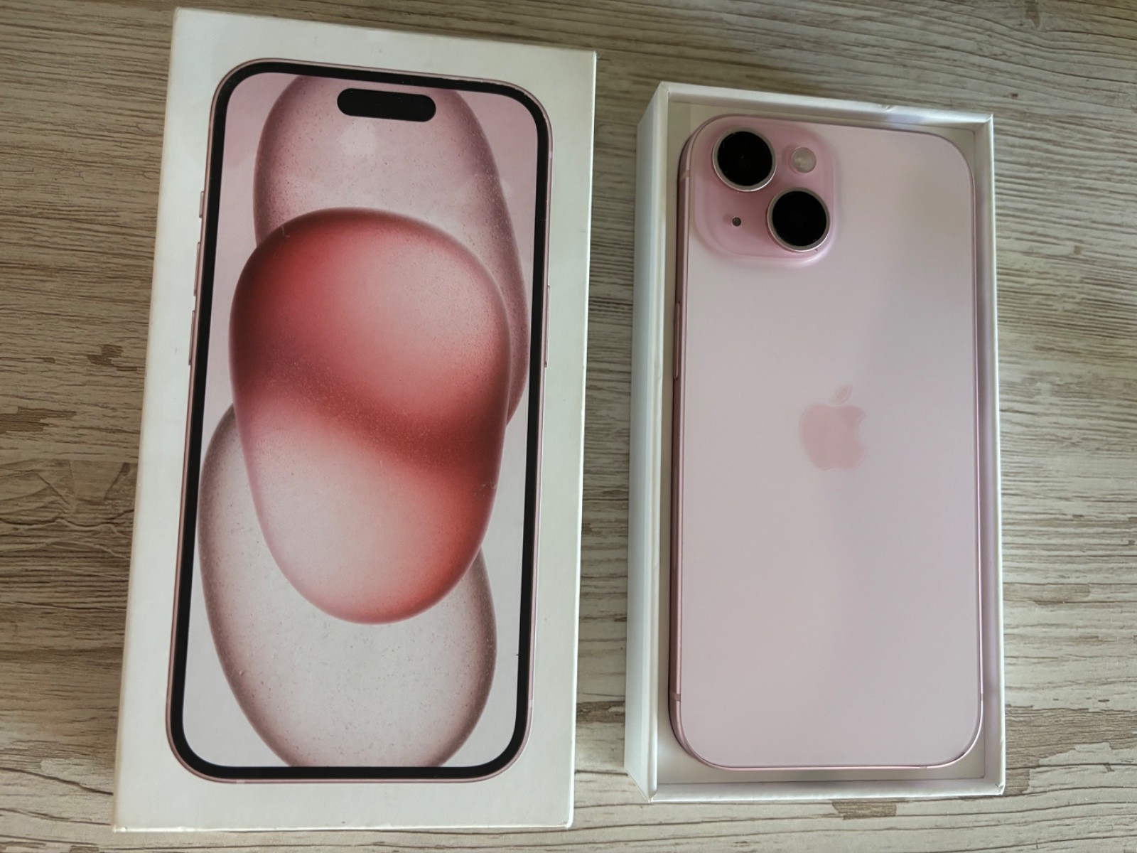 Apple iPhone 15 – 128 GB – Pink FOR PARTS ONLY