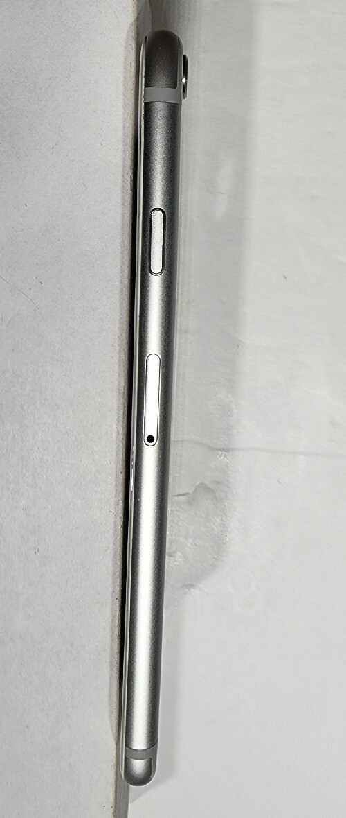 Apple iPhone 6 (A1586) – Silver – PARTS ONLY – BAD MOTHER BOARD
