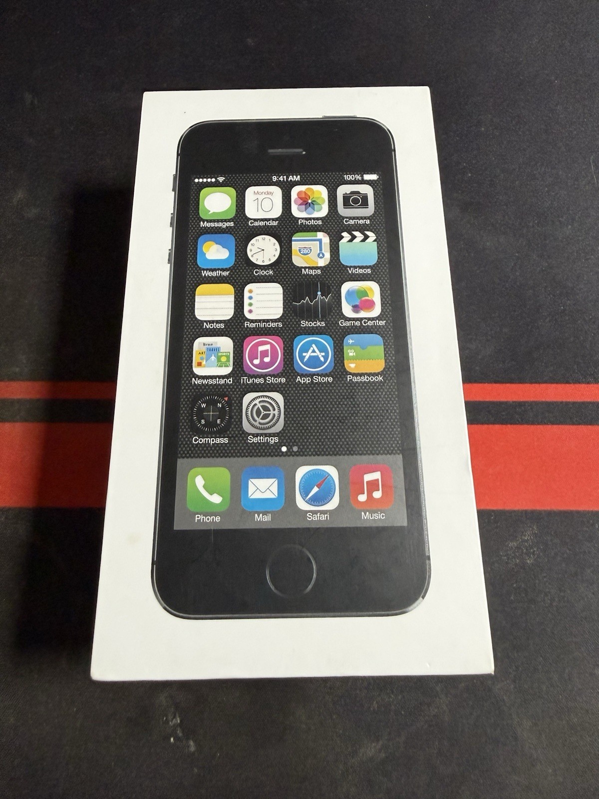 Apple iPhone 5s Space Gray 16GB Model A1533 Unlocked Smartphone