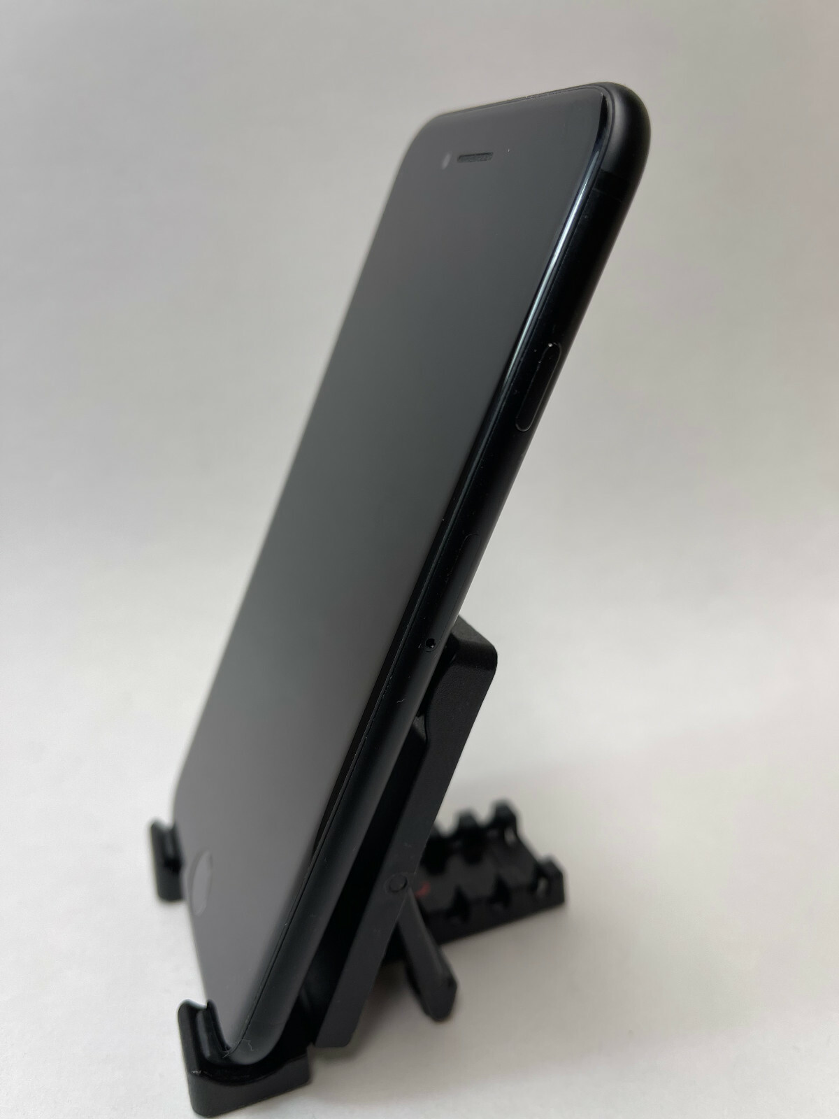 Apple iPhone 7 128GB SPRINT Network Locked 12MP Camera Black