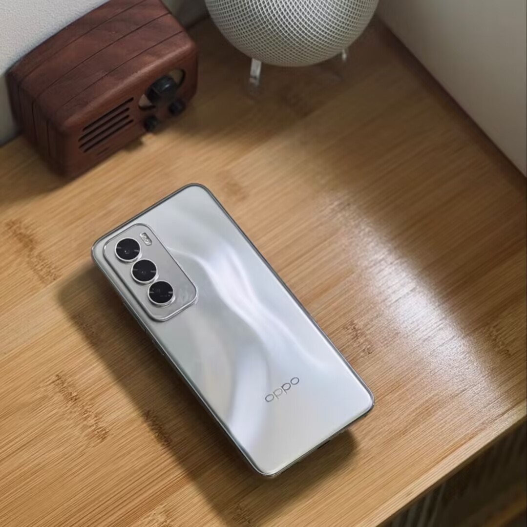 Oppo Reno12 5G 6.7″ 50MP Android 14 Google Mediatek Dimensity 7300 Energy