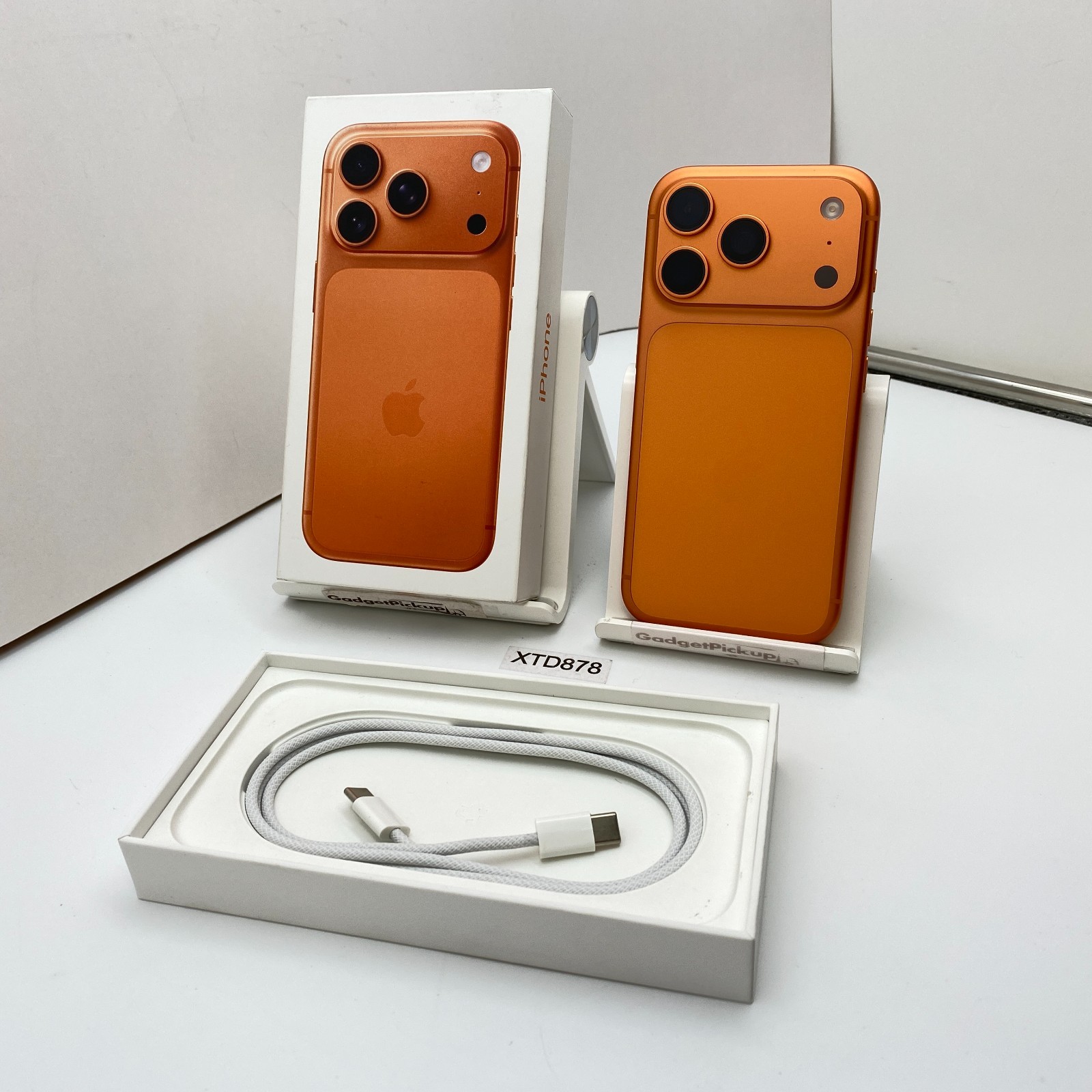 Apple iPhone 17 Pro – 256GB – Cosmic Orange (Unlocked) /Open Box