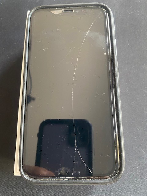 Apple iPhone XR 64GB Black Unlocked – Functions Normal – Screen has Cracks