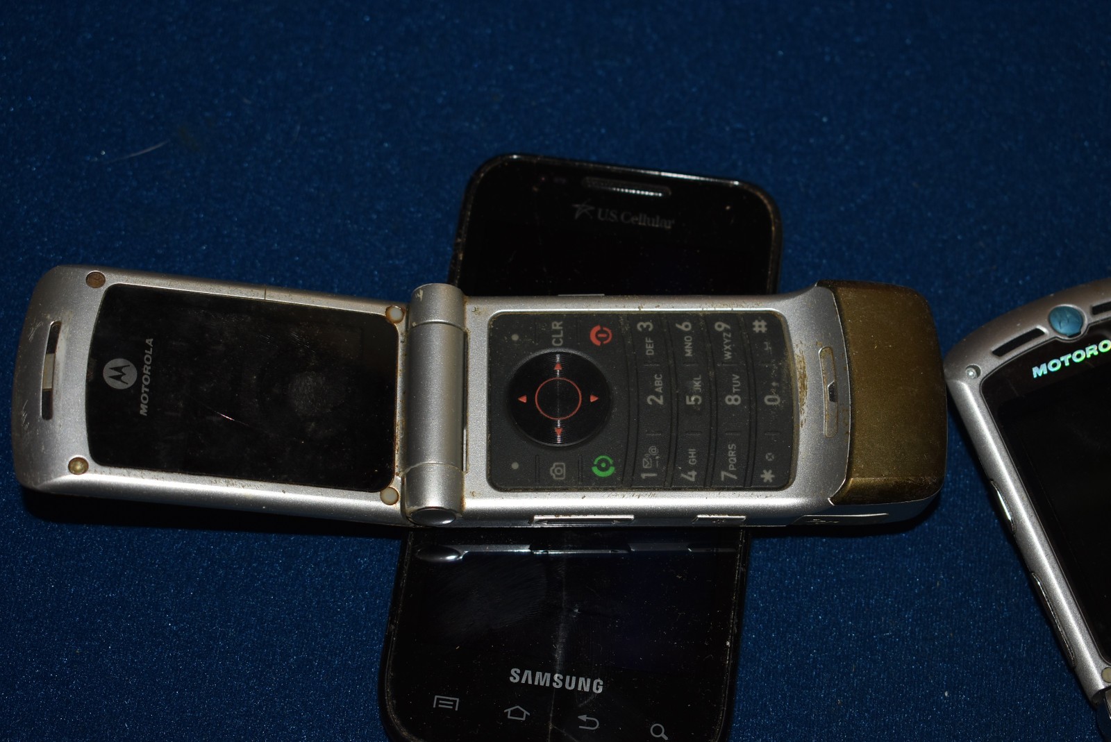 Lot 5 Cell Phones Motorola RZR Gray Flip Untested As Is Galaxy S SCP 4700