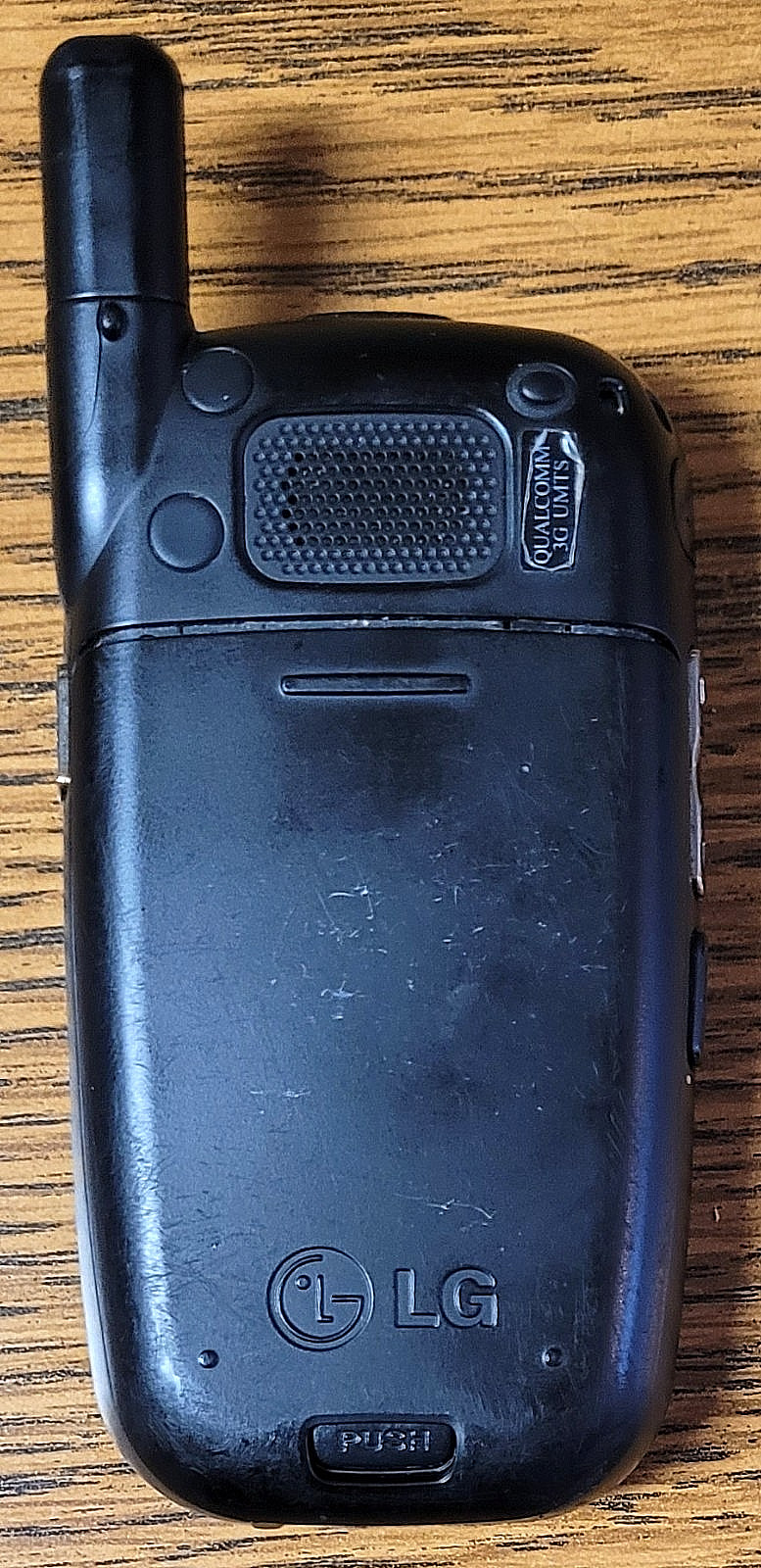 LG CU400 – Black and Gray ( AT&T ) Rare Cellular Flip Phone – Bundled