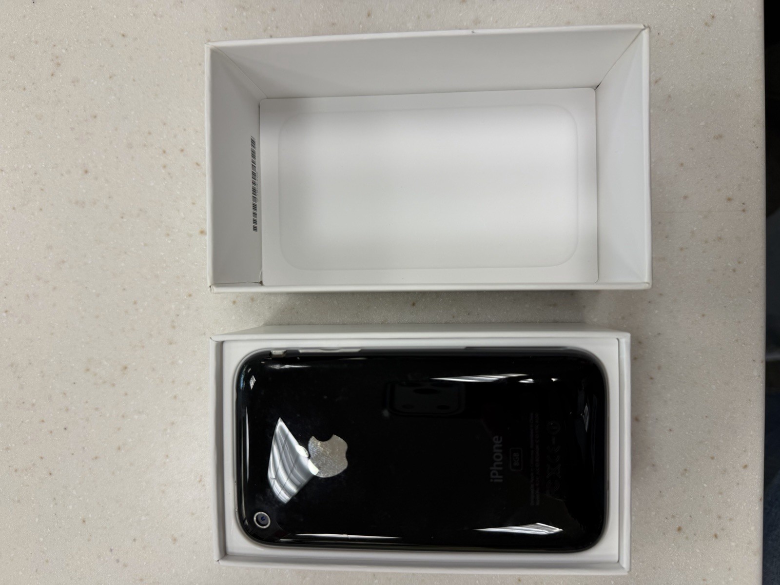 Apple iPhone 3GS 16GB AT&T Includes Box Collectible