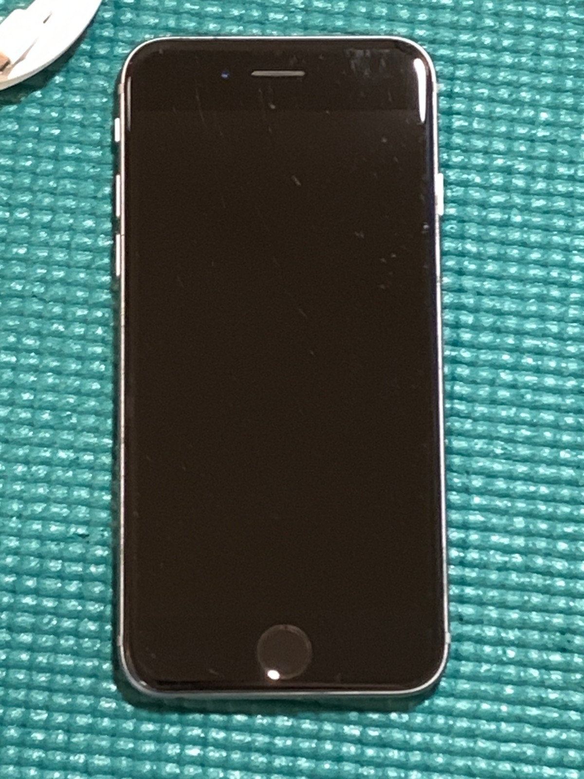 Apple iPhone 6 – 16GB Space Gray Unlocked A1549