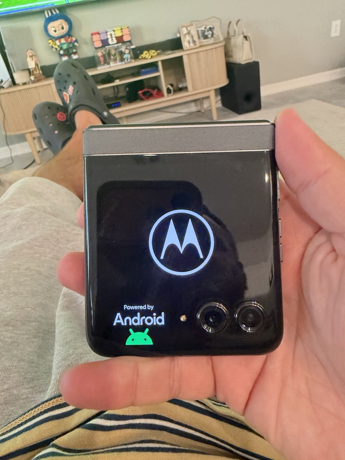 Motorola Moto Razr 2024 (XT2453) – 256GB 5G Koala Gray Unlocked