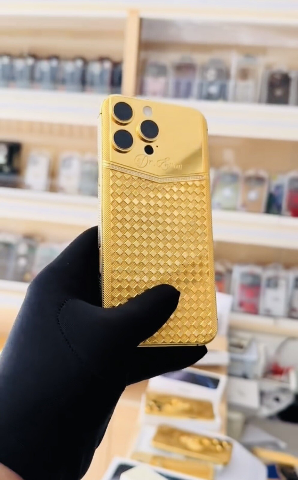 CUSTOM 24k Gold Apple iPhone 17 Pro Max Rom Majesty Design Encrusted Diamond 1TB