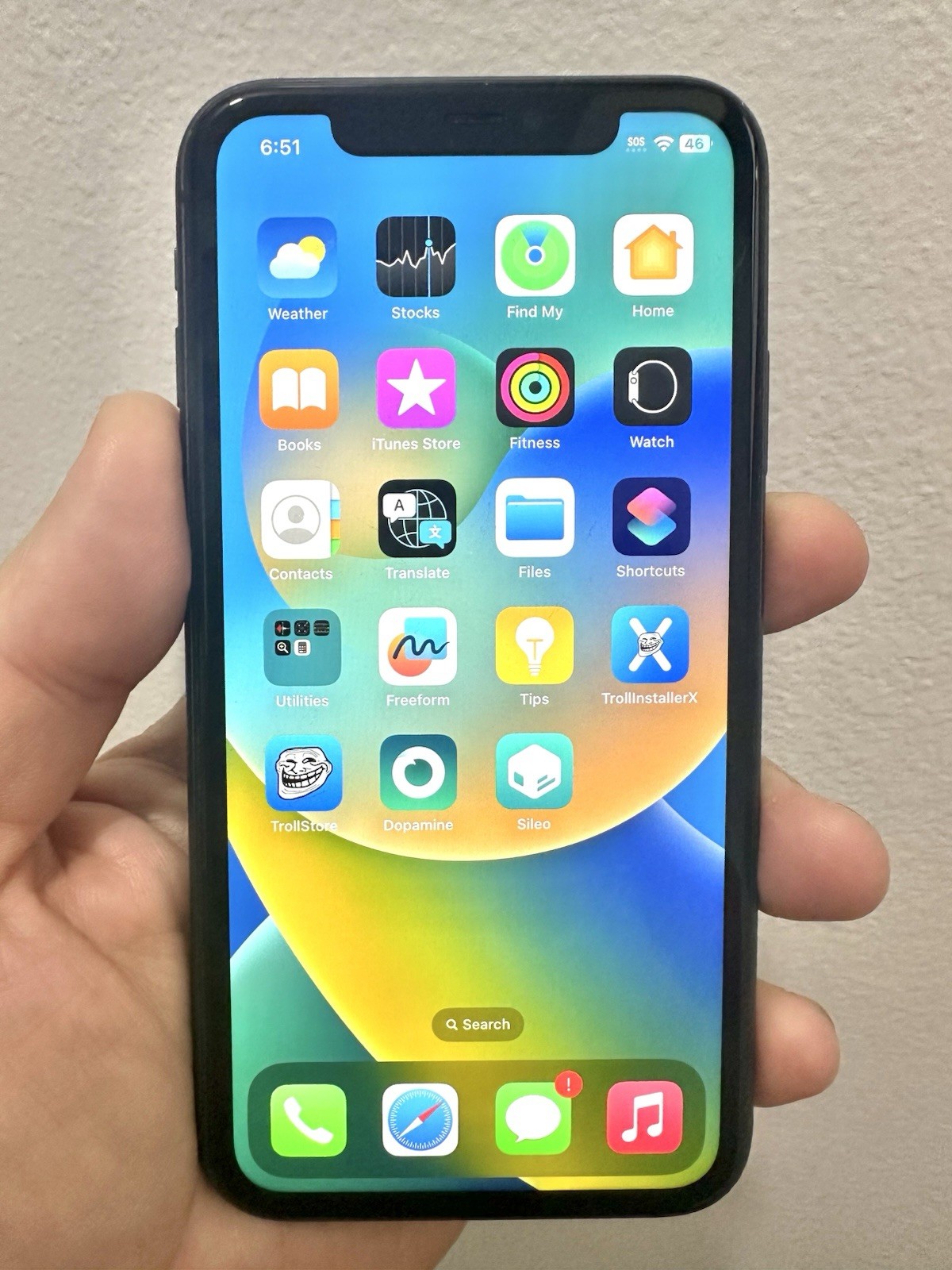 RARE iPhone 11 64g Unlocked Jailbroken iOS 16.5.1 • Trollstore /Dopamine /Sileo