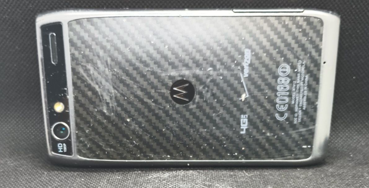 Motorola Droid RAZR Maxx XT912 – Carbon Fiber ( Verizon ) 4G Smartphone