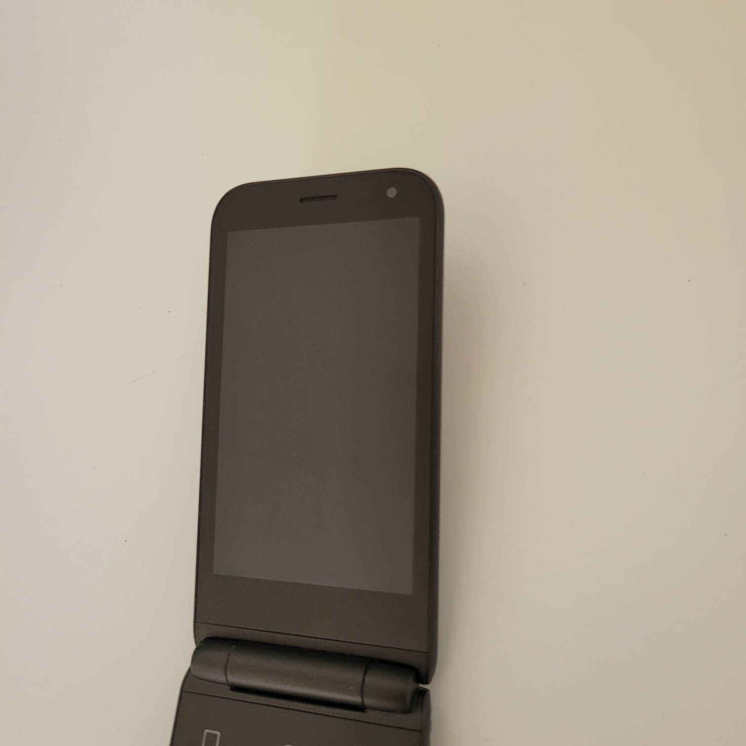ALT MIVE AT-M120 Style Folder cell phone 32GB LTE/3G – Black Unlocked