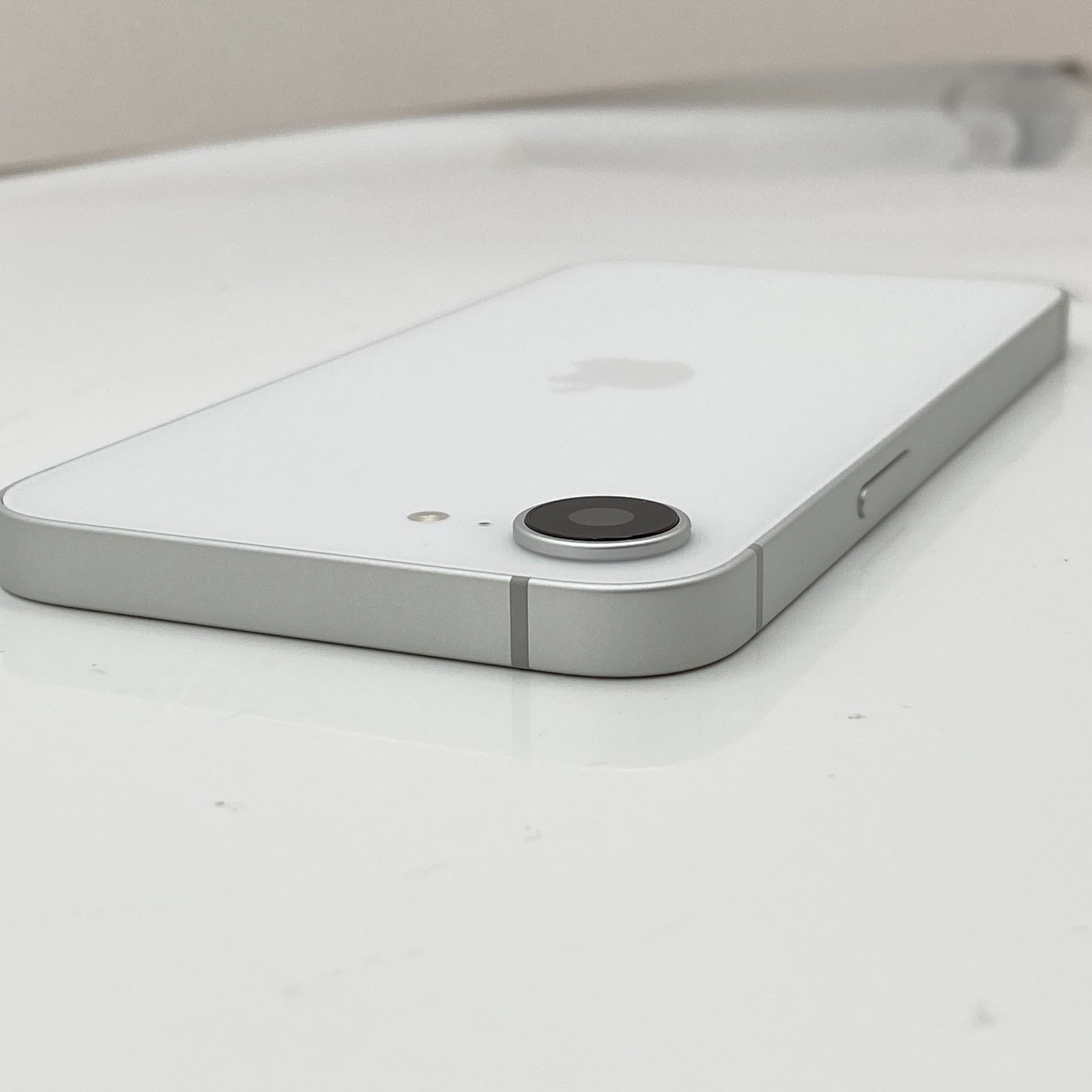 Apple iPhone 16e – 128GB – White (Unlocked)-Open Box