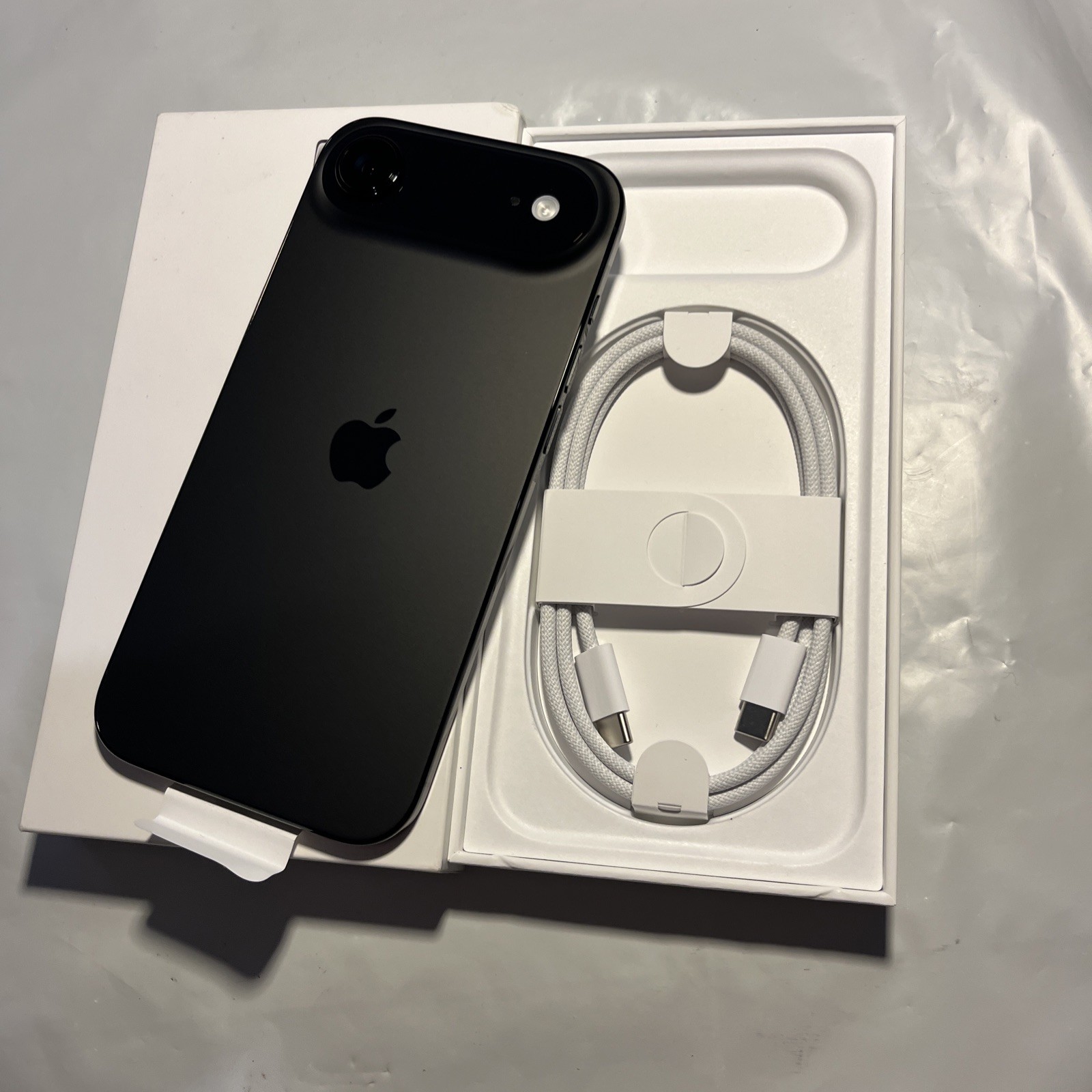 Apple iPhone 17 Air – 256GB ( Unlocked ) NEW (#625)