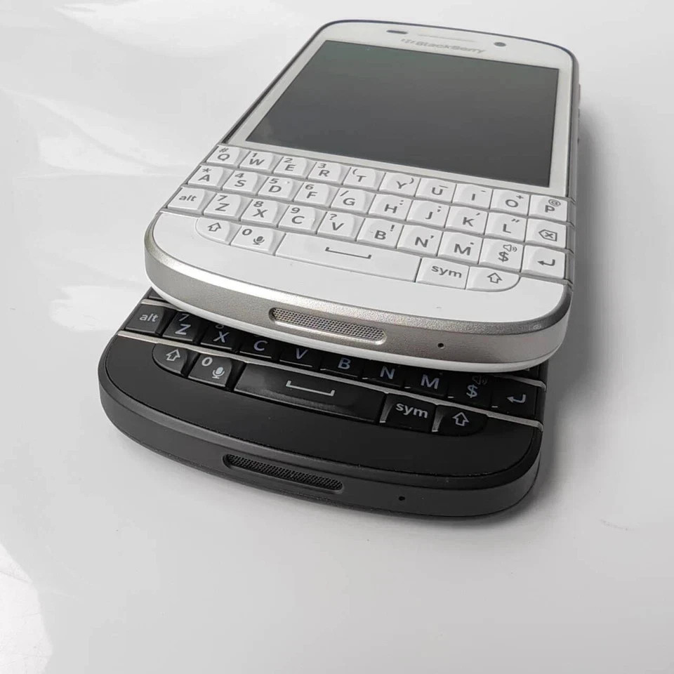 BlackBerry Q10 8MP 4G 16GB LTE 3.1″ Keyboard Unlocked Smartphone 1year warranty