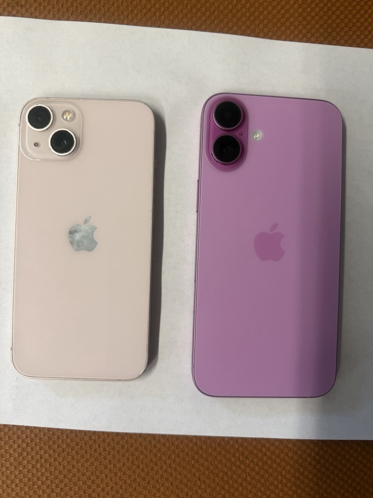 Lot of 2 iPhones Spectrum 16 Plus/ iPhone 13 screen has scratches for parts