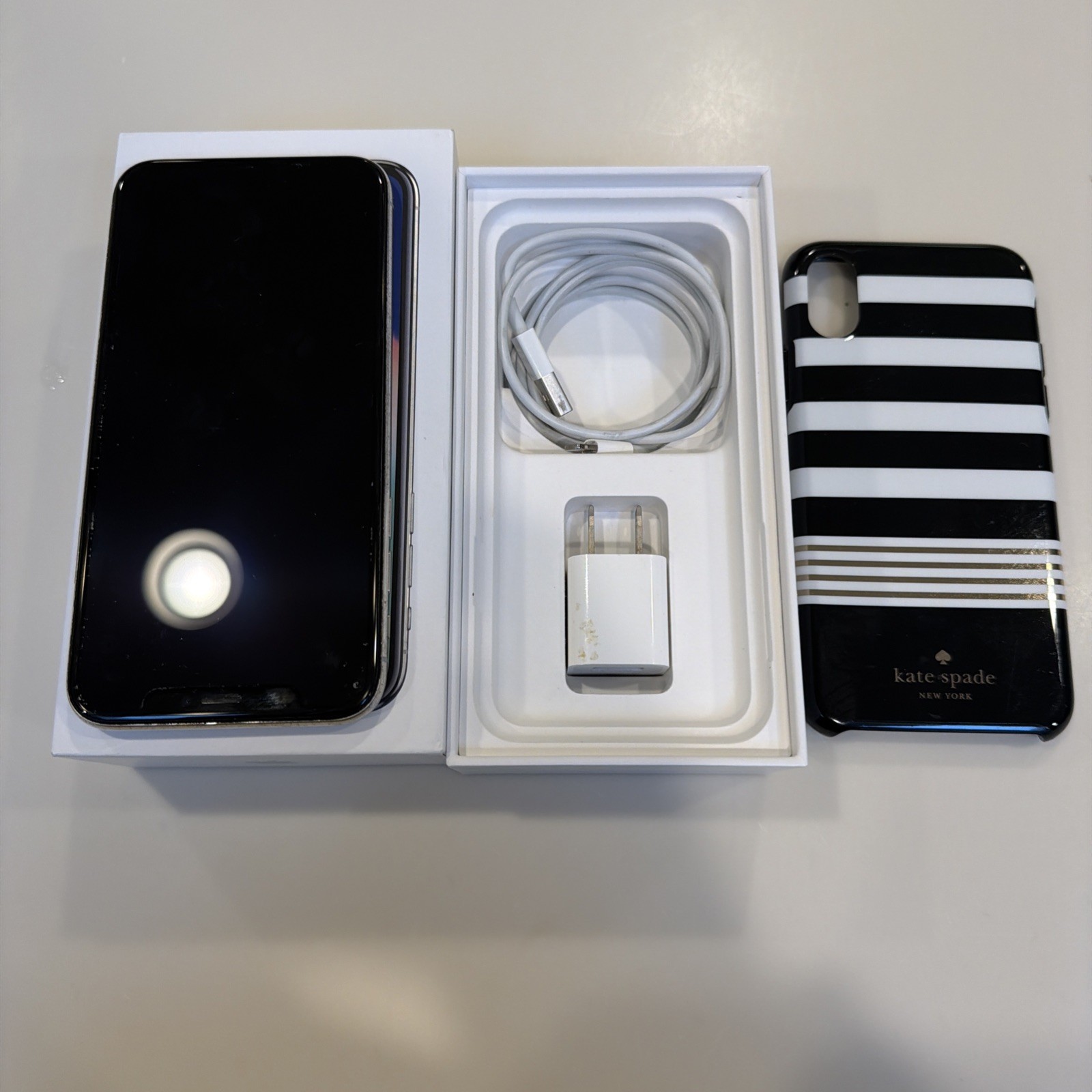 Apple iPhone X 64GB A1865 Silver (Unlocked) Smartphone