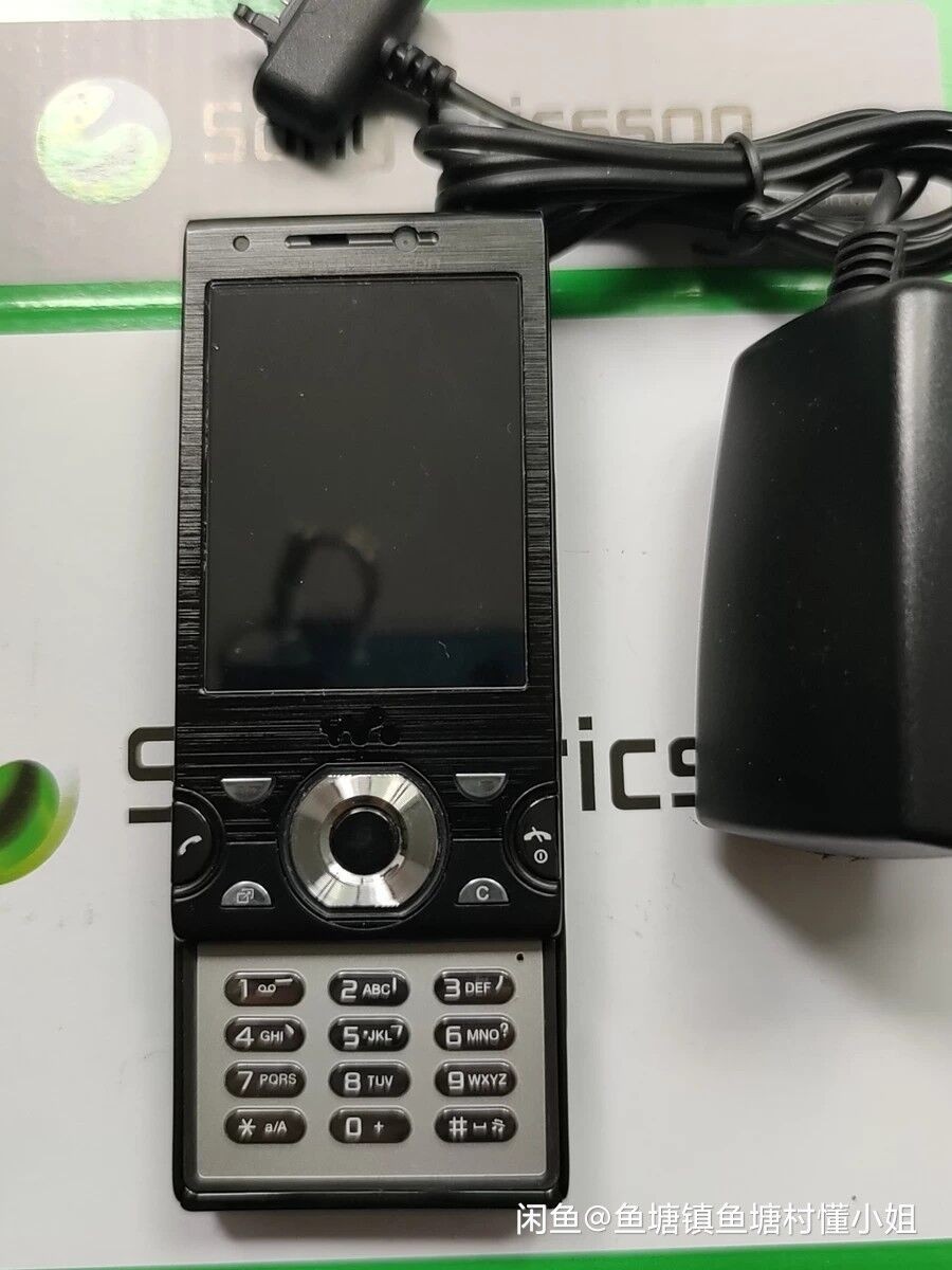 Sony Ericsson w995 w995i 3G WIFI Bluetooth GPS 8MB Camera mobile Keyboard phone