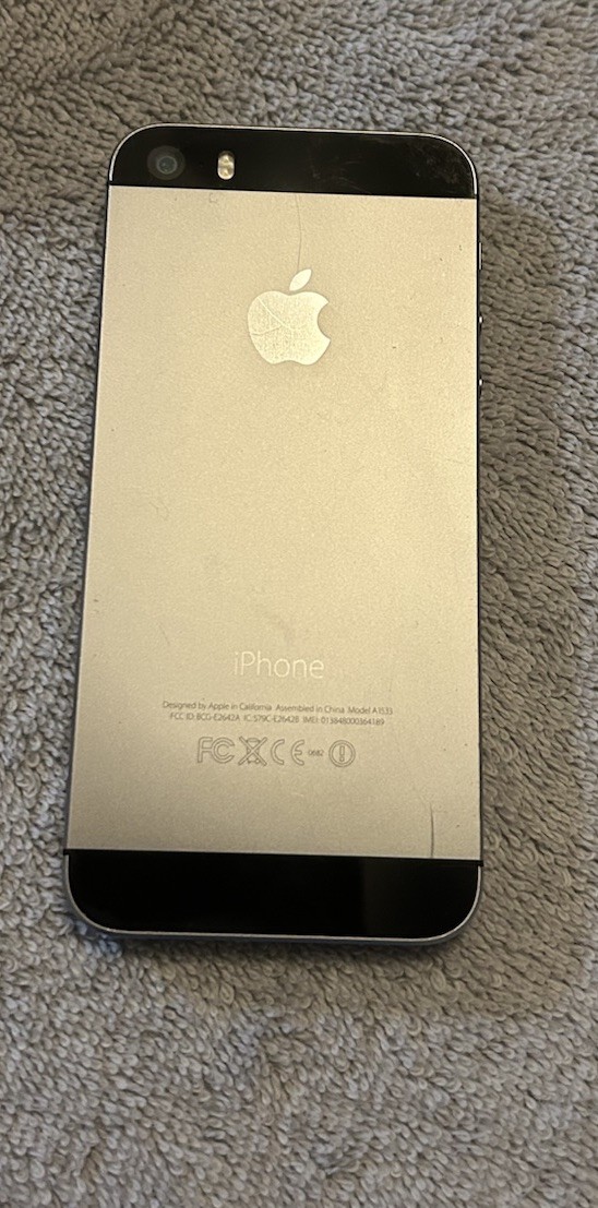 apple iphone 5s a1533 Used- Good Screen – For Parts