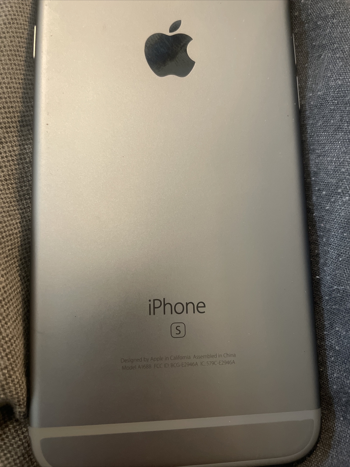Apple iPhone 6s – 64GB – Space Gray A1688 (CDMA GSM)