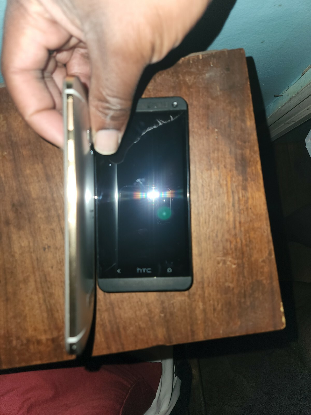 HTC One M9 – 32GB – Gold on Silver (Sprint) Smartphone
