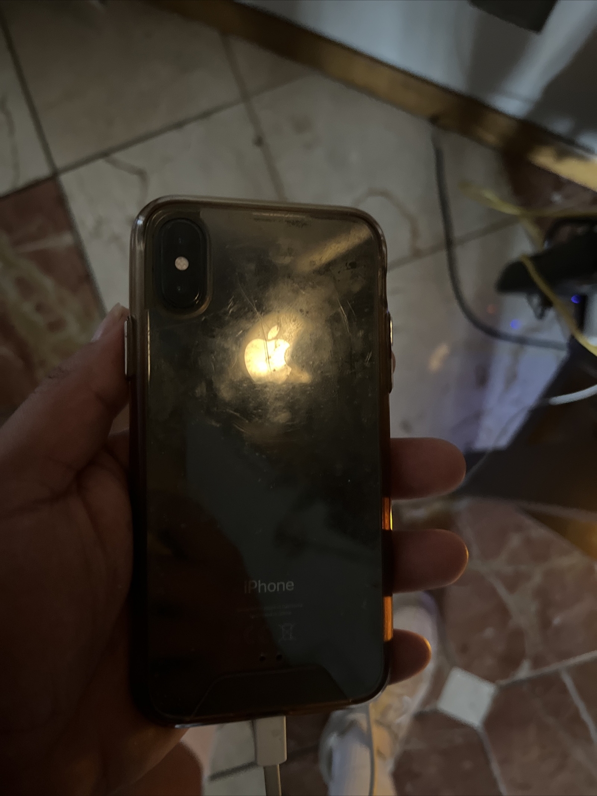 Apple iPhone X – 64GB – Silver (Unlocked) A1865 (CDMA + GSM)