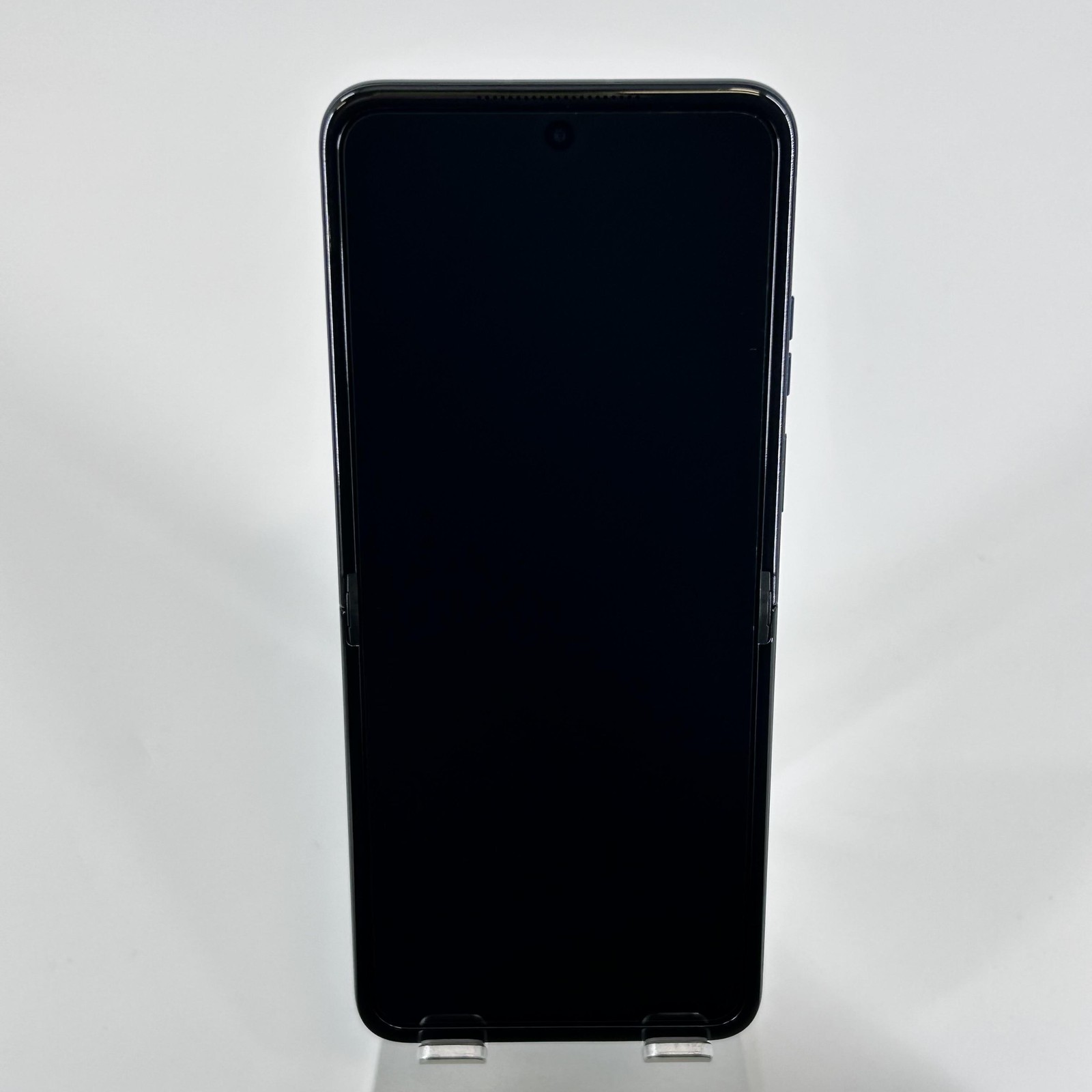 Motorola Razr (2025) Gibraltar Sea 256GB – Spectrum – Good Condition