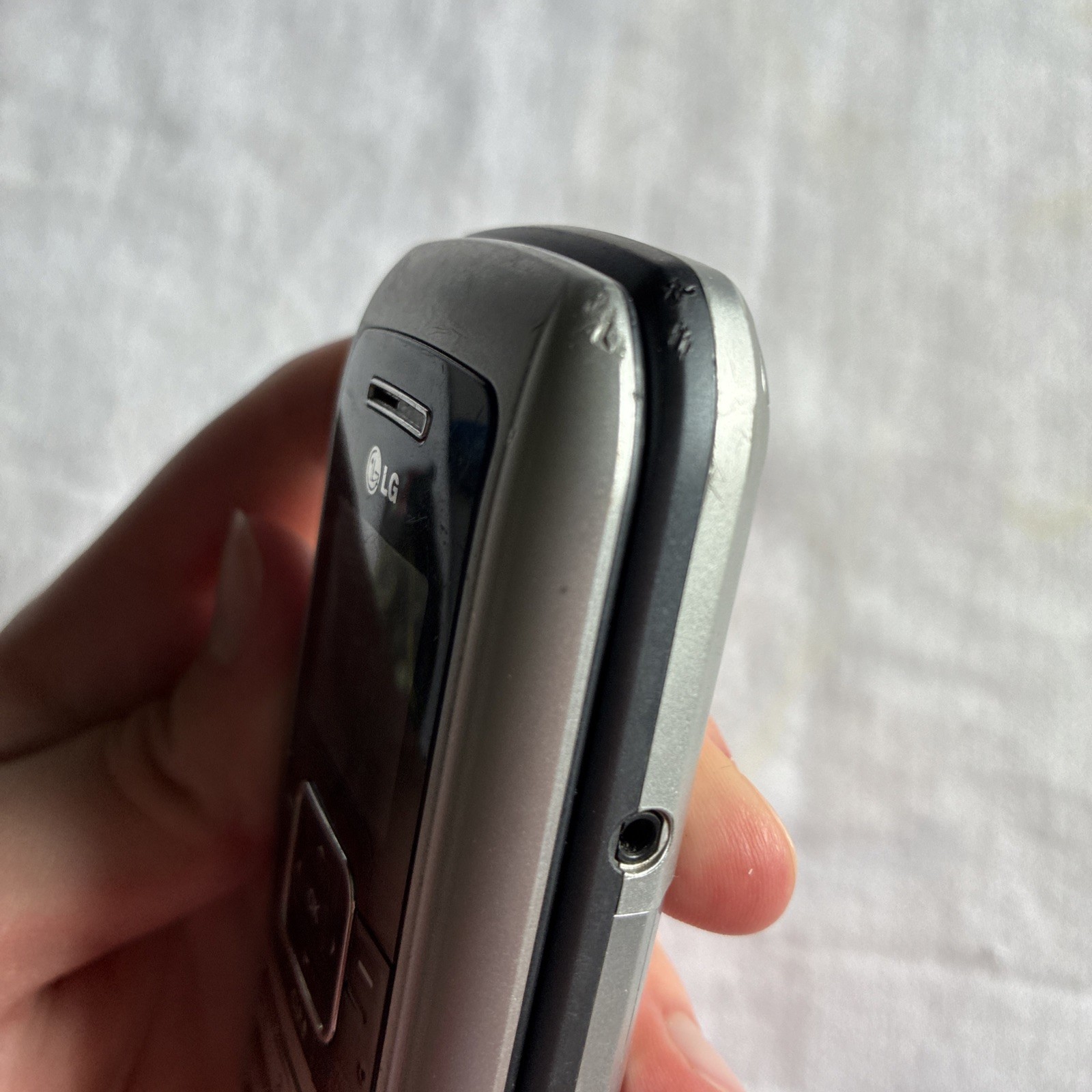 812.LG VX-9900 Very Rare – For Collectors – No Sim Card – CDMA UNTESTED
