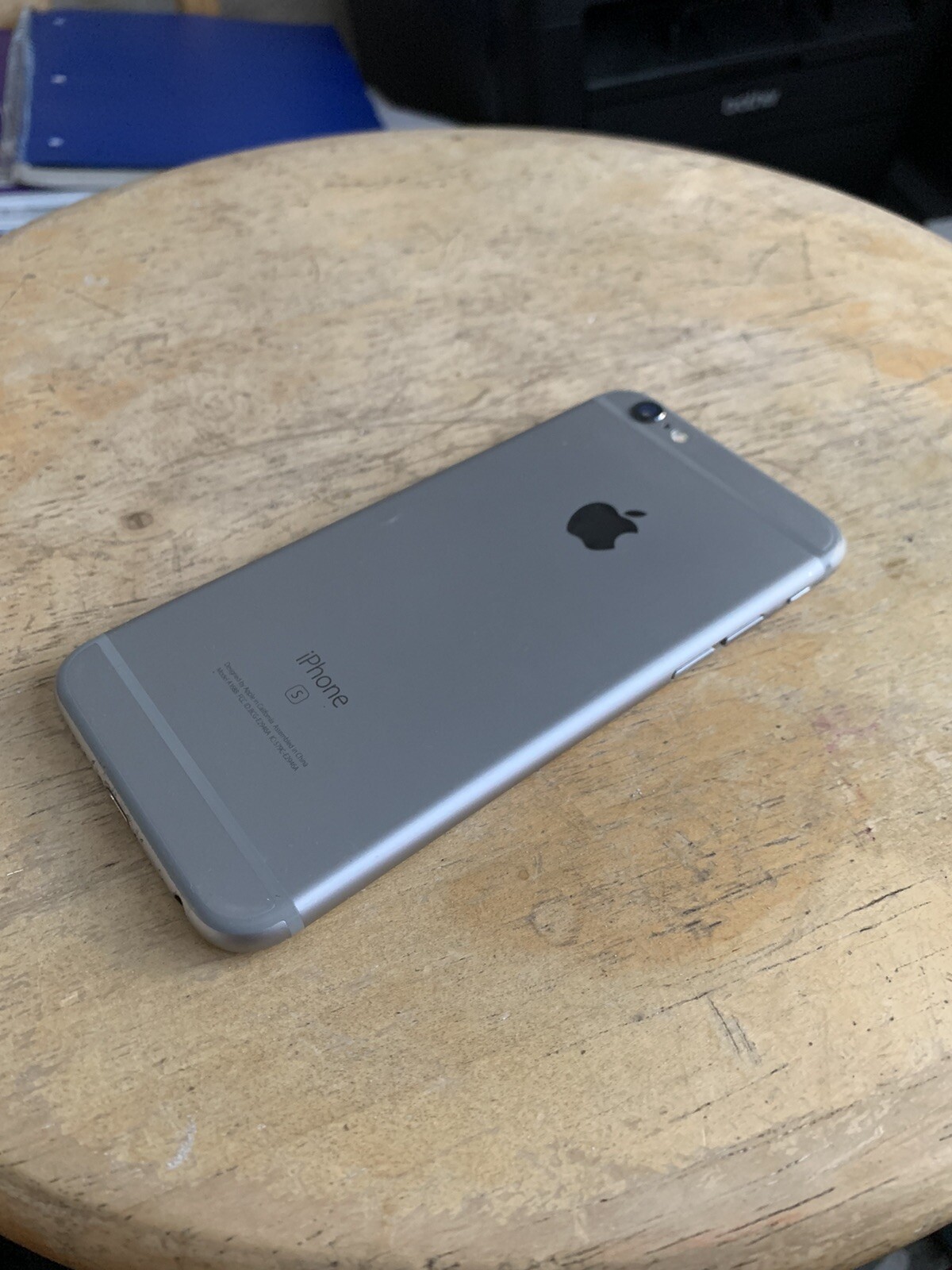 Apple iPhone 6s – 16GB – Space Gray (Unlocked) A1688 (CDMA + GSM)