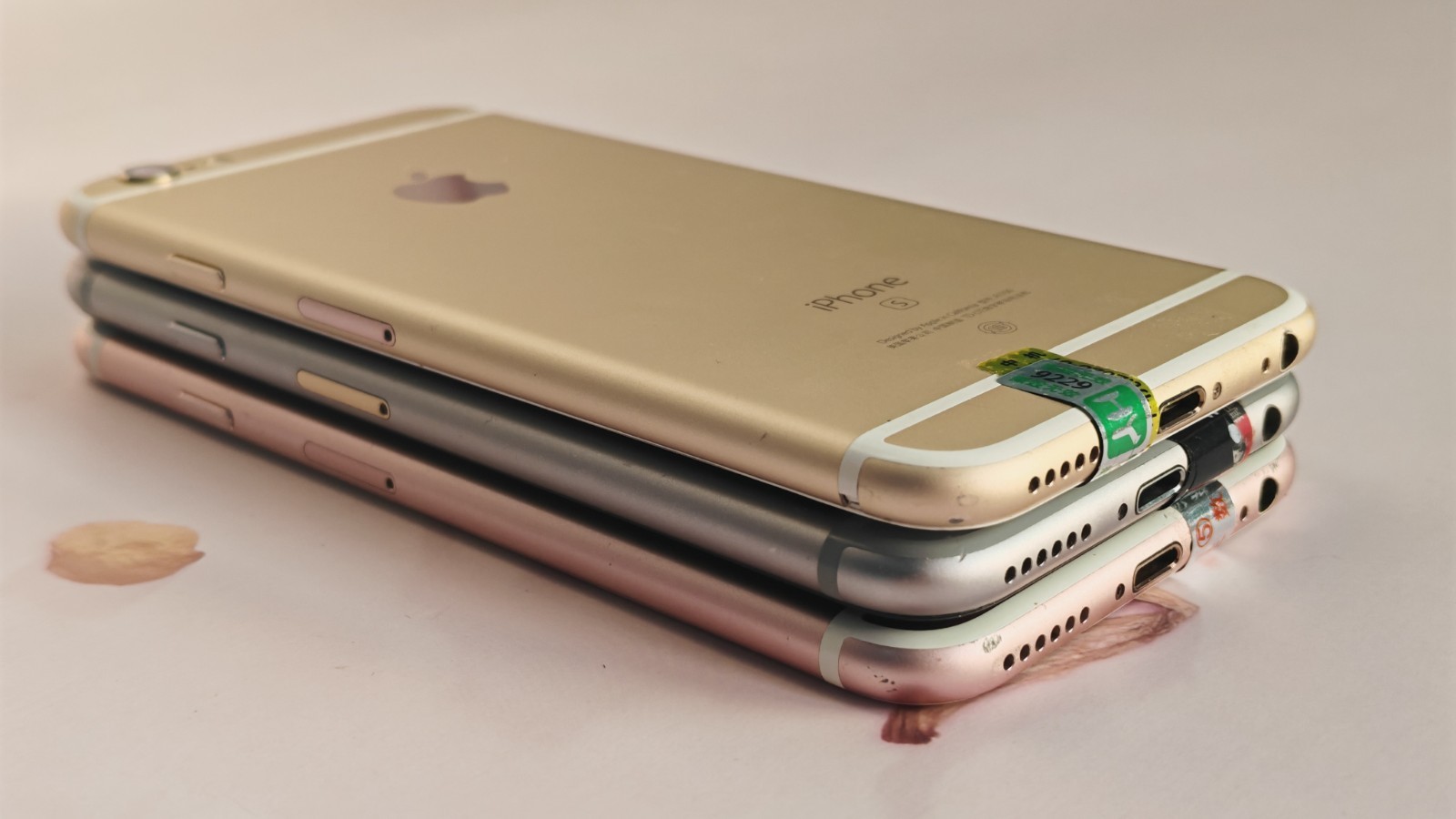 Apple iPhone 6s Unlocked – 16GB 32GB 64GB 128GB -Random Color