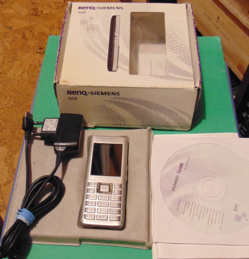 CELLPHONE – BENQ – SIEMENS S68 – WORKING + BOX, CD-MANUAL