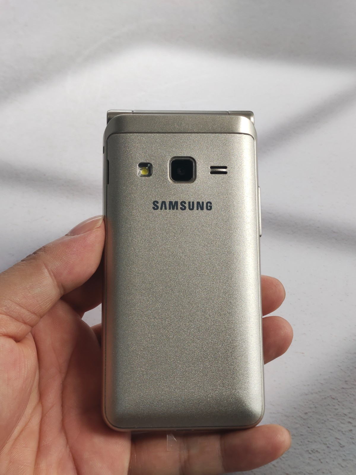 Boxed Samsung Galaxy Folder G1600 16GB Unlocked Flip Andriod SmartPhone Dual SIM