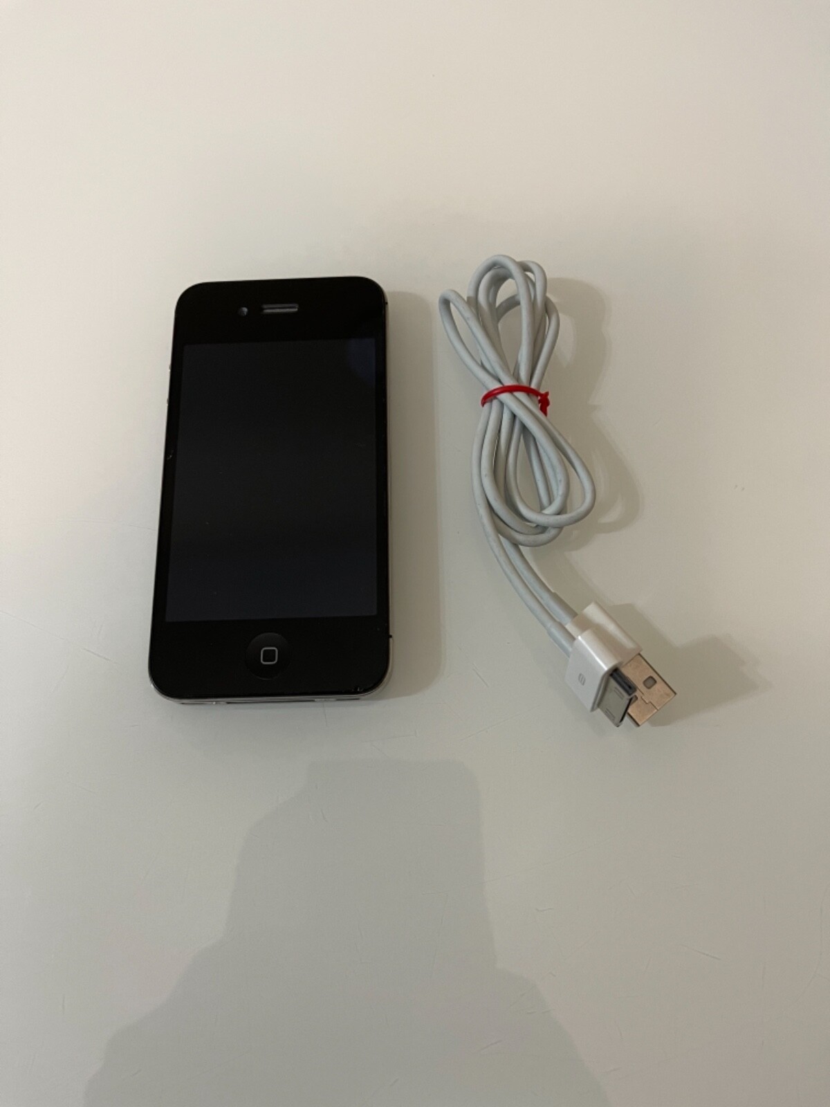 Apple iPhone 4 – 32GB – Black (Unlocked) A1332 (GSM) (CA)