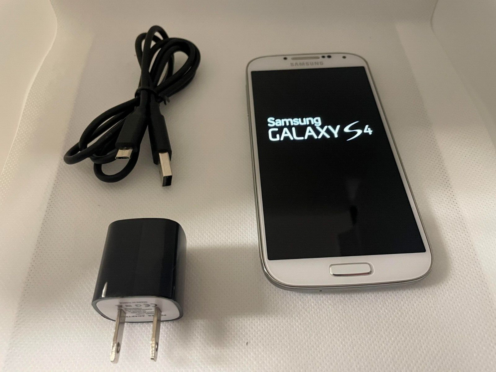Samsung Galaxy S4 16GB WHITE (Carrier Unlocked for any GSM network)